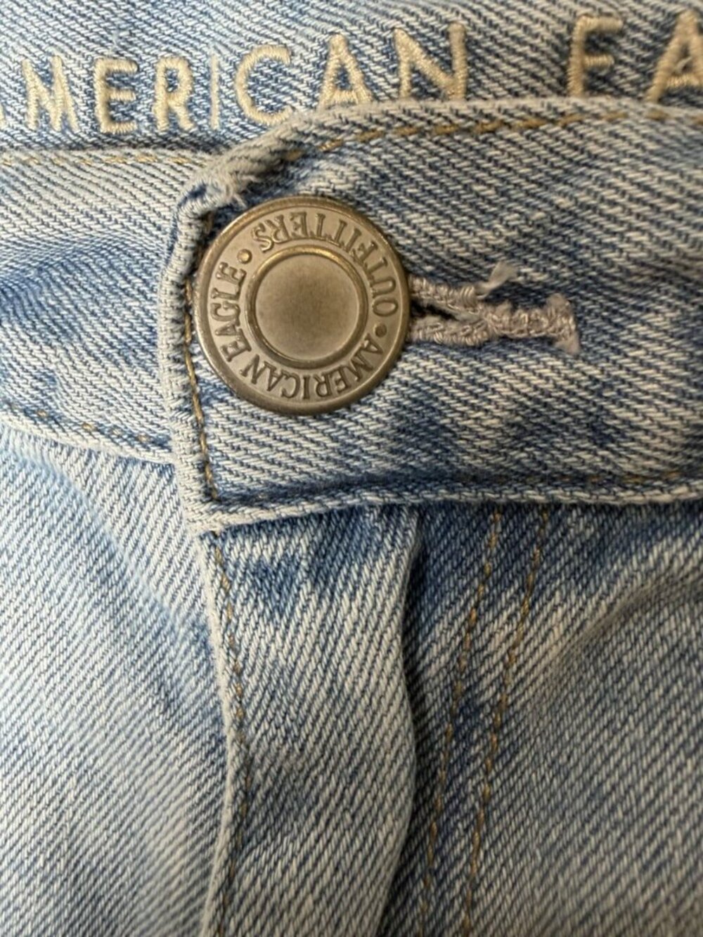 American Eagle Mom Short Jean Shorts Size 10 High Rise Cut off Frayed - Picture 4 of 9